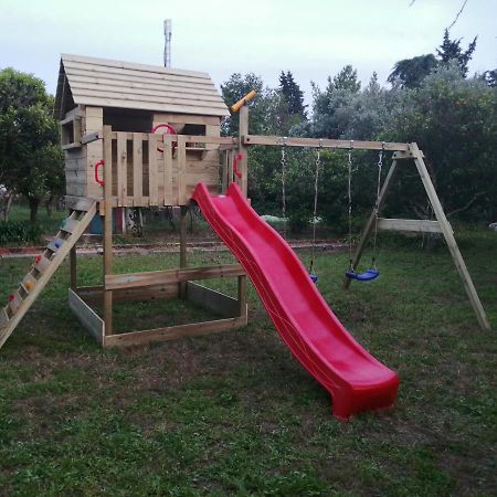 Casa Das Laranjeiras E Parque Infantil 阿泽陶 外观 照片